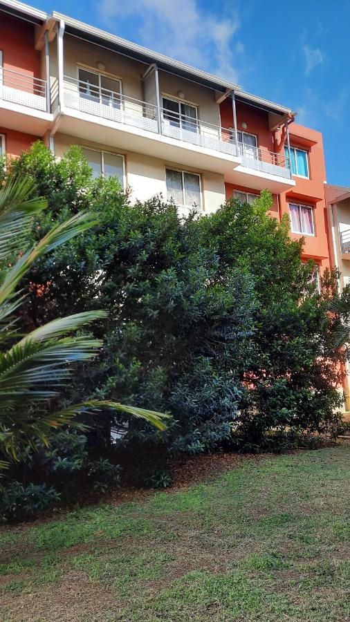 Le Voyageur A 1 Mn Du Chu Sud Terre-Sainte, Saint-Pierre Apartment Exterior photo
